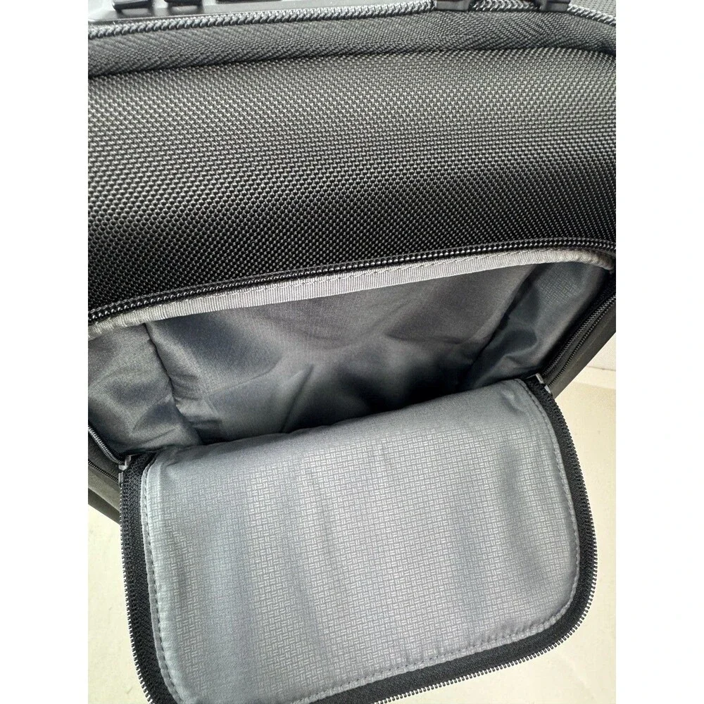Tumi Alpha 3 International Expandable 4 Wheeled CarryOn Spinner Suitcase Luggage